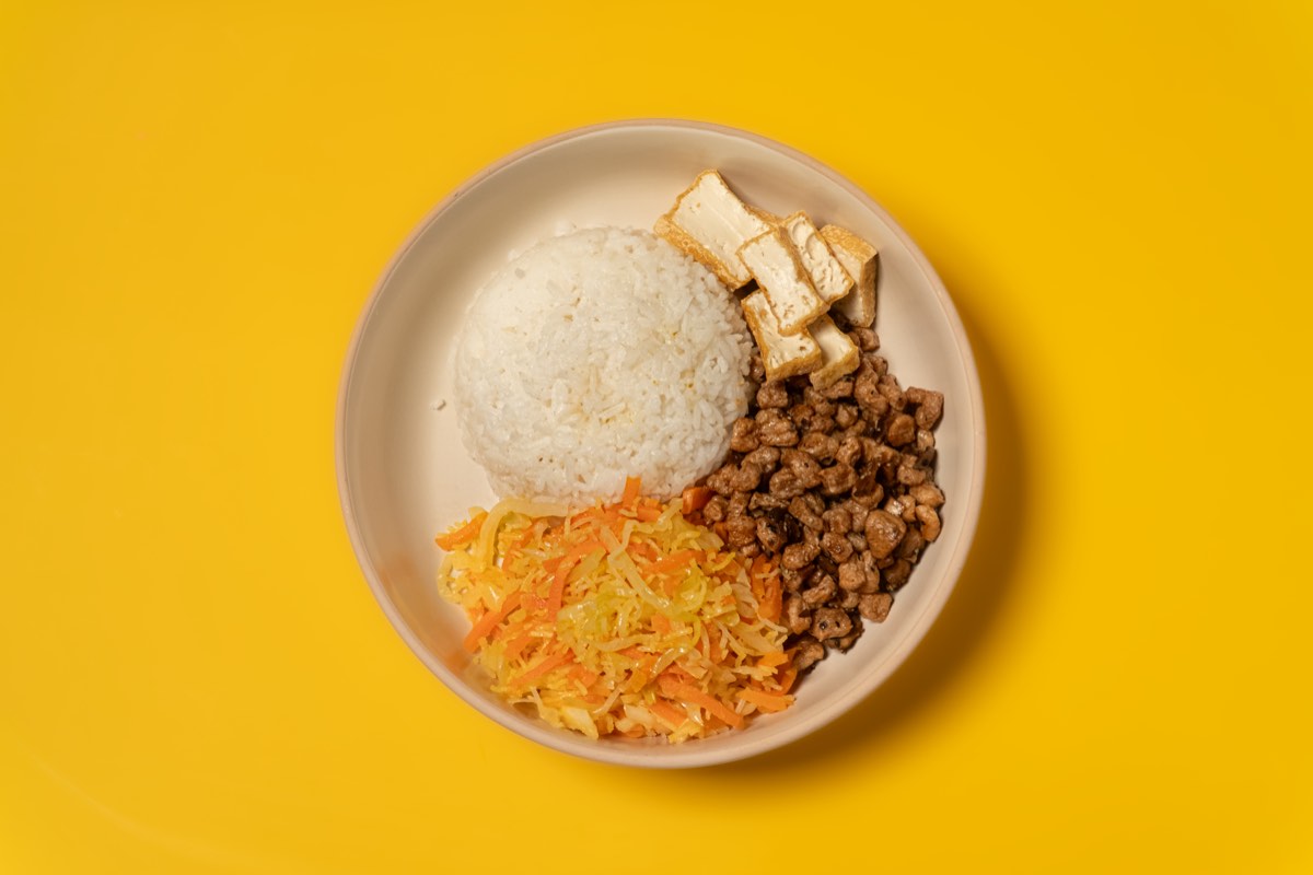 VieVegan pepper mushroom chicken with rice meal prep